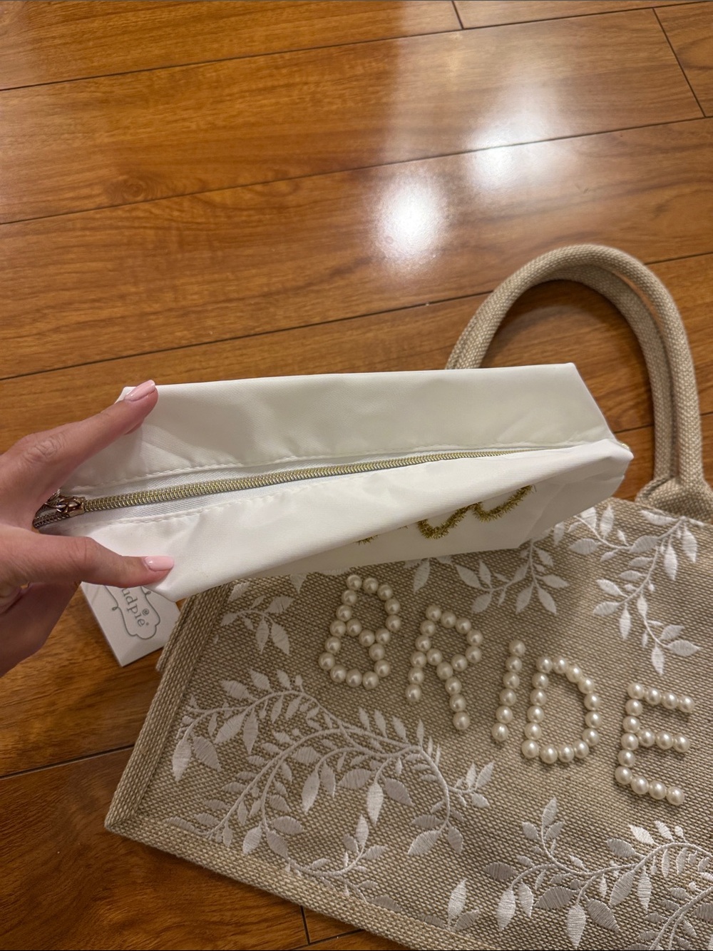 Bride Pearl Accent Natural Tote Bag with White Accessories - Picture 6 of 8